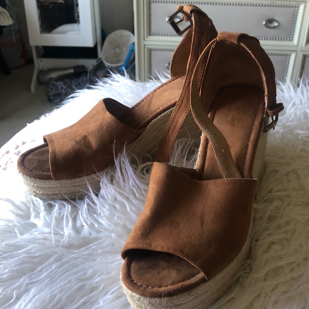 Brown wedges